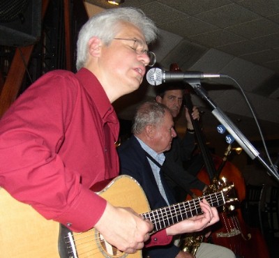 Jim sings at Cafe Rosso